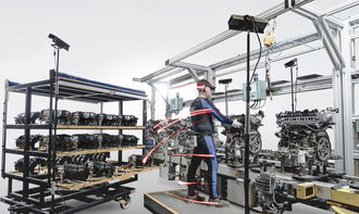 智能輔助工具在汽車制造中的應(yīng)用 計(jì)算機(jī)技術(shù)開發(fā)的前沿探索